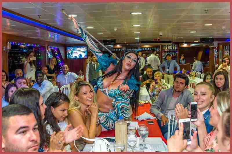 Highlights of the New Year's Eve Dinner Cruise by Turna Tour Cruise 7 Turna Tour